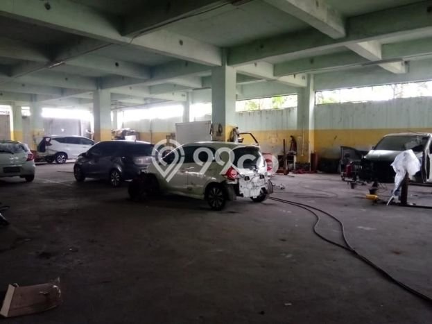LOKASI PREMIUM! Gudang Kawasan Karawang Barat, Luas 3100m², Mainroad, Area Bisnis LOKASI PREMIUM! Gudang Kawasan Karawang Barat, Luas 3100m², Mainroad, Area Bisnis
