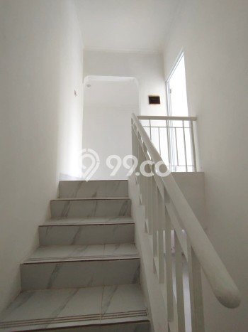 Rumah Nyaman LB 100m² View Kota di Cibubur, Jakarta Timur Rumah Nyaman LB 100m² View Kota di Cibubur, Jakarta Timur