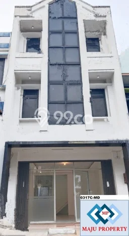 AREA BERKEMBANG! Ruko Disewakan Kawasan Cibubur, Luas 180m², Siap Usaha AREA BERKEMBANG! Ruko Disewakan Kawasan Cibubur, Luas 180m², Siap Usaha