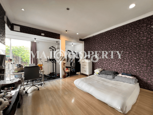 For Sale! Luxury House LT 136m2 Desain Elegan di Cibubur For Sale! Luxury House LT 136m2 Desain Elegan di Cibubur