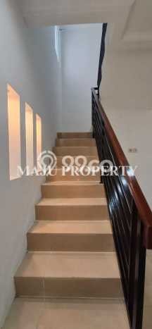 Rumah Modern 4 Kamar LT 144m2 di Kota Wisata Rumah Modern 4 Kamar LT 144m2 di Kota Wisata