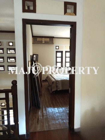 Jual Rumah Luas Elegan Dengan View Eksklusif di Kota Wisata, Jakarta Timur Jual Rumah Luas Elegan Dengan View Eksklusif di Kota Wisata, Jakarta Timur