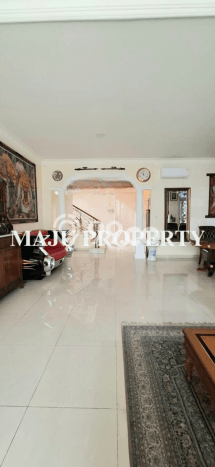 Rumah Luxury Modern Tanpa Renovasi di Legenda Wisata Jakarta Timur Rumah Luxury Modern Tanpa Renovasi di Legenda Wisata Jakarta Timur