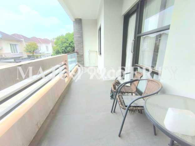 Rumah Luas Asri 3 KT Siap Pakai di Kota Wisata Jakarta Timur Rumah Luas Asri 3 KT Siap Pakai di Kota Wisata Jakarta Timur
