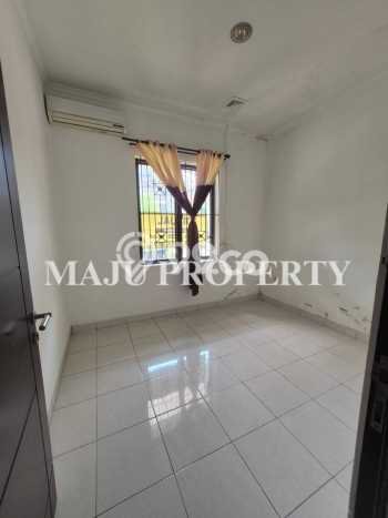 Rumah Modern 3 Kamar LT 136m2 di Legenda Wisata Rumah Modern 3 Kamar LT 136m2 di Legenda Wisata