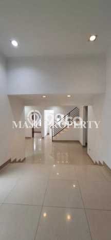 Rumah Modern 4 Kamar LT 144m2 di Kota Wisata Rumah Modern 4 Kamar LT 144m2 di Kota Wisata