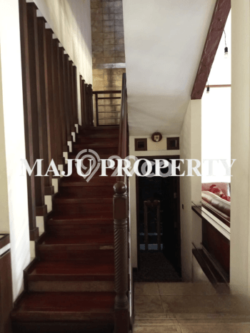 Jual Rumah Luas Elegan Dengan View Eksklusif di Kota Wisata, Jakarta Timur Jual Rumah Luas Elegan Dengan View Eksklusif di Kota Wisata, Jakarta Timur