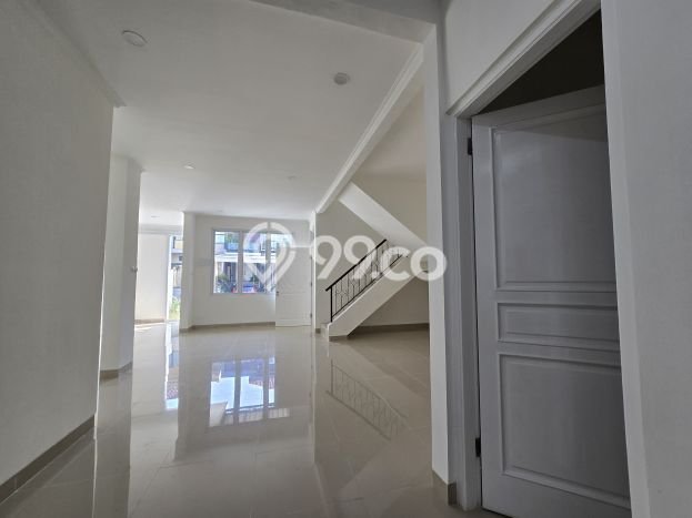 Jual Rumah Eksklusif 4 KT di Legenda Wisata, Jakarta Timur Jual Rumah Eksklusif 4 KT di Legenda Wisata, Jakarta Timur