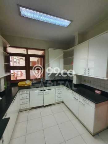 Ready to Use! Luxury House LT 618m2 Desain Modern di Setiabudi Ready to Use! Luxury House LT 618m2 Desain Modern di Setiabudi