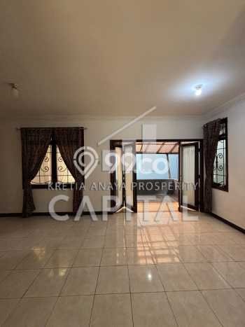 Rumah Luxury Modern Tanpa Renovasi di Kota Baru Parahyangan Bandung Rumah Luxury Modern Tanpa Renovasi di Kota Baru Parahyangan Bandung