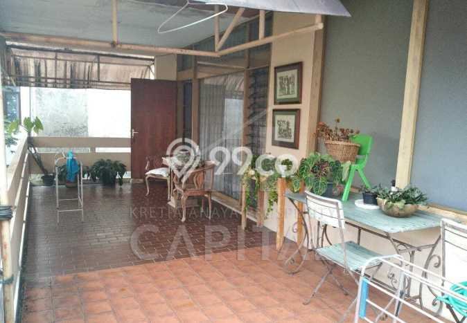 Rumah Mewah LB 354m2 Siap Huni Desain Elegan di Geger Kalong, Bandung Rumah Mewah LB 354m2 Siap Huni Desain Elegan di Geger Kalong, Bandung