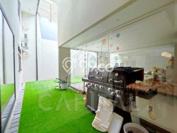 Ready to Use! Luxury House LT 512m2 Desain Modern di Ciumbuleuit Ready to Use! Luxury House LT 512m2 Desain Modern di Ciumbuleuit