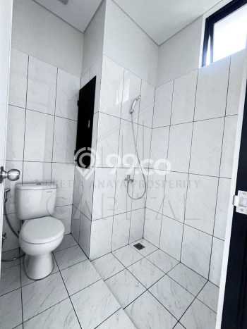 Jarang Ada! Rumah Sewa 4 Kamar Bagus Siap Huni Kota Baru Parahyangan Jarang Ada! Rumah Sewa 4 Kamar Bagus Siap Huni Kota Baru Parahyangan