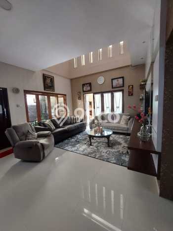 Rumah LT 280m2m² Desain Minimalis di , Dekat Fasilitas Umum, Bandung Rumah LT 280m2m² Desain Minimalis di , Dekat Fasilitas Umum, Bandung