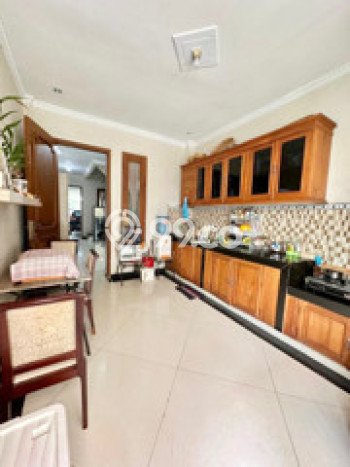 Jual Rumah Luas Megah Dengan View Eksklusif di Condong Catur, Sleman Jual Rumah Luas Megah Dengan View Eksklusif di Condong Catur, Sleman