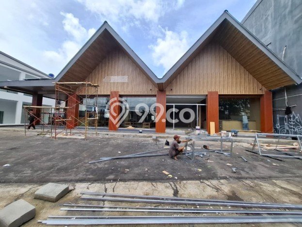 Disewakan Komersial di Kawasan Ramai Sleman Luas 1300m2 Disewakan Komersial di Kawasan Ramai Sleman Luas 1300m2