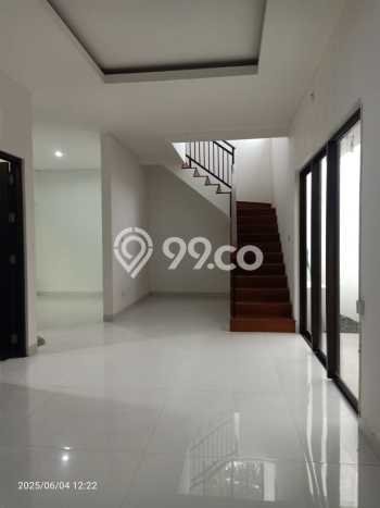 Rumah di Ngaglik, Dekat Stasiun, 3 KM, Luas 128m² LB 141m² Rumah di Ngaglik, Dekat Stasiun, 3 KM, Luas 128m² LB 141m²