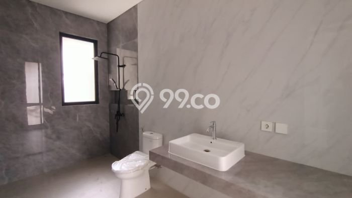 FEATURED! Rumah Nyaman di , Luas 80m2m² Bangunan 190m2m² FEATURED! Rumah Nyaman di , Luas 80m2m² Bangunan 190m2m²