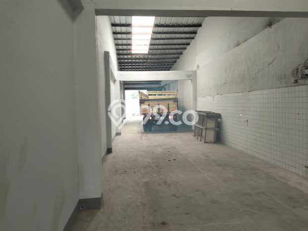 LOKASI BISNIS! Gudang For Rent Kawasan Soekarno Hatta, Luas 600m², Jalan Strategis LOKASI BISNIS! Gudang For Rent Kawasan Soekarno Hatta, Luas 600m², Jalan Strategis