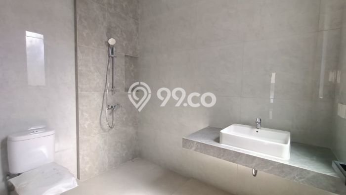 FEATURED! Rumah Nyaman di , Luas 80m2m² Bangunan 190m2m² FEATURED! Rumah Nyaman di , Luas 80m2m² Bangunan 190m2m²