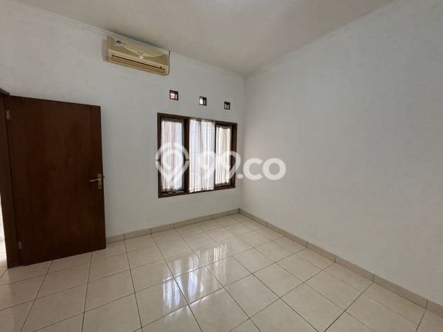 Lokasi strategis! Rumah siap huni disewakan di Batununggal LB 100m2 Lokasi strategis! Rumah siap huni disewakan di Batununggal LB 100m2