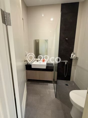 Rumah Elit LB 263m2 Siap Pakai Desain Elegan di Gading Serpong, Tangerang Rumah Elit LB 263m2 Siap Pakai Desain Elegan di Gading Serpong, Tangerang