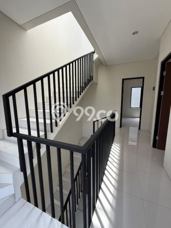 Siap Huni Rumah Mewah 3 Kamar di Kebon Jeruk Dekat ke Mana Saja Siap Huni Rumah Mewah 3 Kamar di Kebon Jeruk Dekat ke Mana Saja