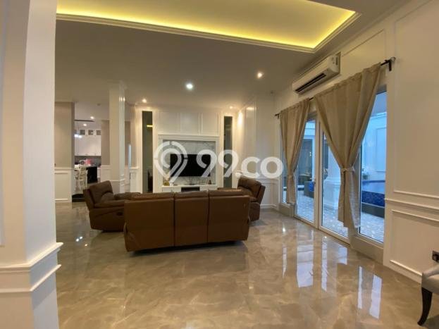 Rumah Mewah dengan 5 Kamar Tidur di Kawasan Elite Pantai Indah Kapuk, Jakarta Utara Rumah Mewah dengan 5 Kamar Tidur di Kawasan Elite Pantai Indah Kapuk, Jakarta Utara