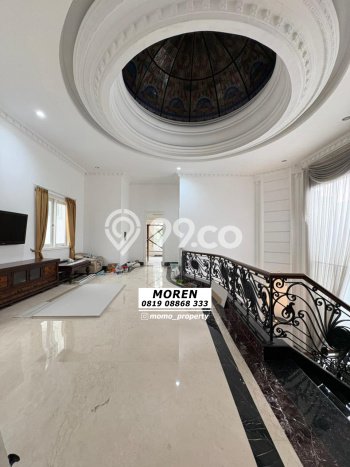 Rumah Mewah LB 1000m2 Siap Pakai Desain Elegan di Senayan, Jakarta Selatan Rumah Mewah LB 1000m2 Siap Pakai Desain Elegan di Senayan, Jakarta Selatan