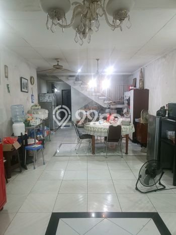 Rumah Luas Asri 3 KT Siap Pakai di Taman Kota Jakarta Barat Rumah Luas Asri 3 KT Siap Pakai di Taman Kota Jakarta Barat
