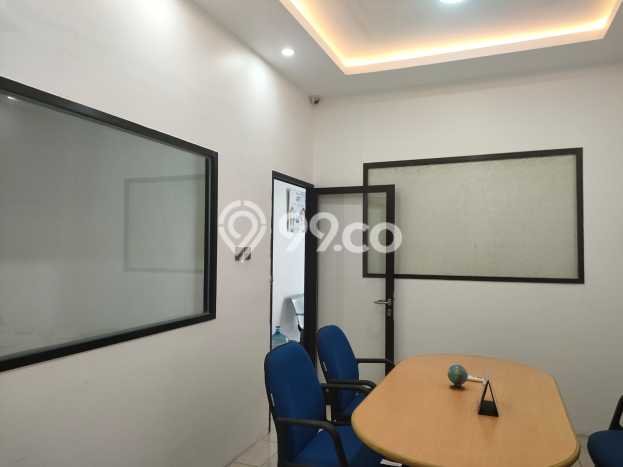 Ruko Dijual di Jakarta Barat LT 60m2 & LB 117m2 Lokasi Terbaik! Ruko Dijual di Jakarta Barat LT 60m2 & LB 117m2 Lokasi Terbaik!
