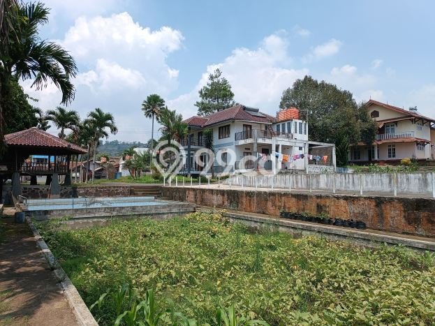 Vila Kawasan , Luas 6819m2m², Akses Mudah Pusat Kota Vila Kawasan , Luas 6819m2m², Akses Mudah Pusat Kota