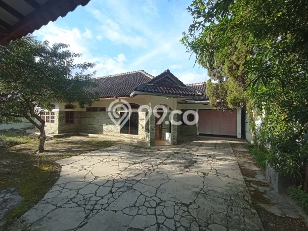 Rumah Modern 7 KT LT 753m2 di Turangga Rumah Modern 7 KT LT 753m2 di Turangga