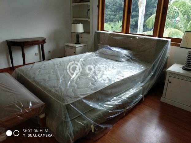 Rumah Elit Modern Tanpa Renovasi di Pondok Indah Jakarta Selatan Rumah Elit Modern Tanpa Renovasi di Pondok Indah Jakarta Selatan
