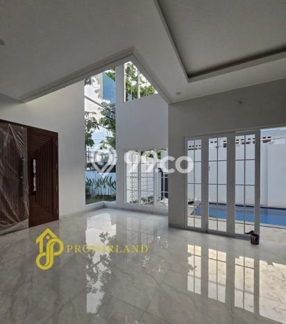 Ready to Use! Luxury House LT 302m2 Desain Elegan di Lebak Bulus Ready to Use! Luxury House LT 302m2 Desain Elegan di Lebak Bulus