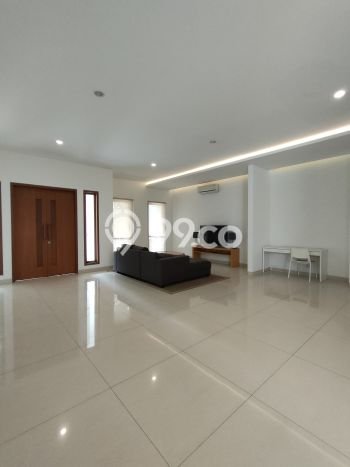 Disewakan Rumah Bagus di Menteng Harga Rp 950 Juta/ Tahun Disewakan Rumah Bagus di Menteng Harga Rp 950 Juta/ Tahun