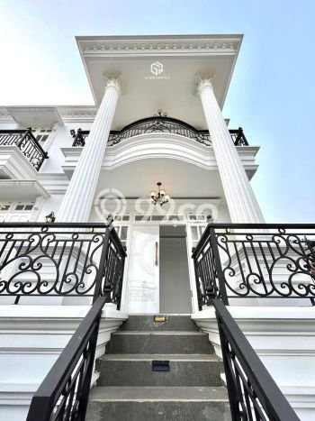 Rumah Mewah Siap Huni LT 247m2 di Cilandak, Jakarta Selatan Rumah Mewah Siap Huni LT 247m2 di Cilandak, Jakarta Selatan