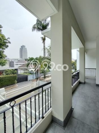 Disewakan Rumah Bagus di Menteng Harga Rp 950 Juta/ Tahun Disewakan Rumah Bagus di Menteng Harga Rp 950 Juta/ Tahun