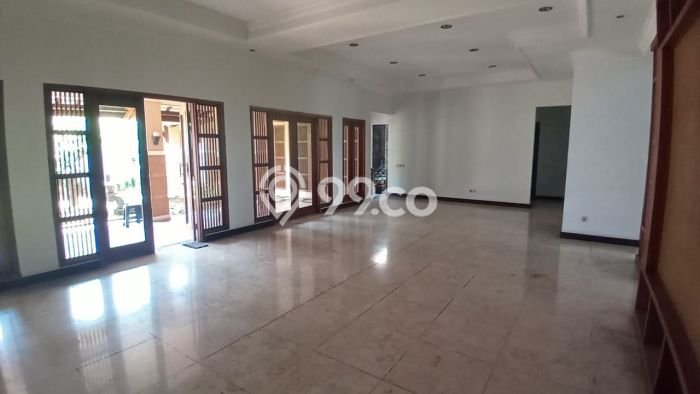For Sale! Premium House LT 600m2 Desain Elegan di Cipinang For Sale! Premium House LT 600m2 Desain Elegan di Cipinang