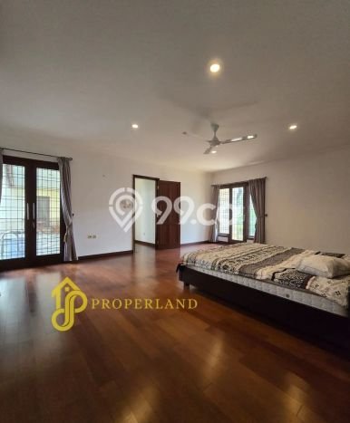 Ready to Use! Premium House LT 510m2 Desain Modern di Senayan Ready to Use! Premium House LT 510m2 Desain Modern di Senayan