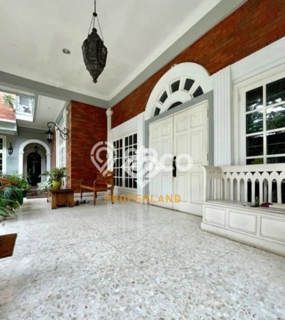 Ready to Use! Luxury House LT 1986m2 Desain Modern di Kalibata Ready to Use! Luxury House LT 1986m2 Desain Modern di Kalibata