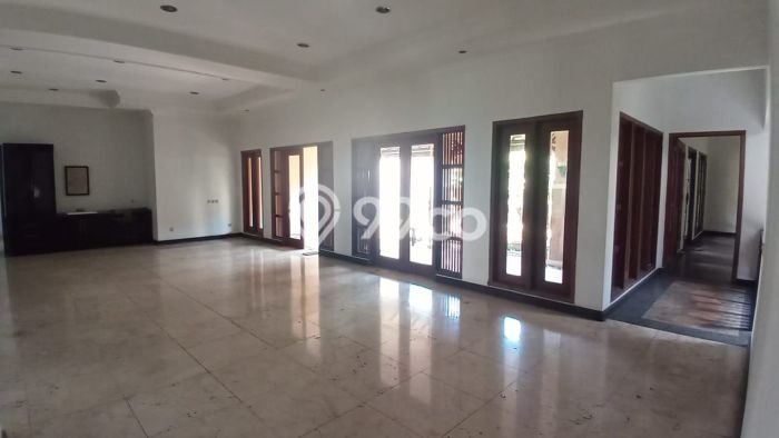 For Sale! Premium House LT 600m2 Desain Elegan di Cipinang For Sale! Premium House LT 600m2 Desain Elegan di Cipinang