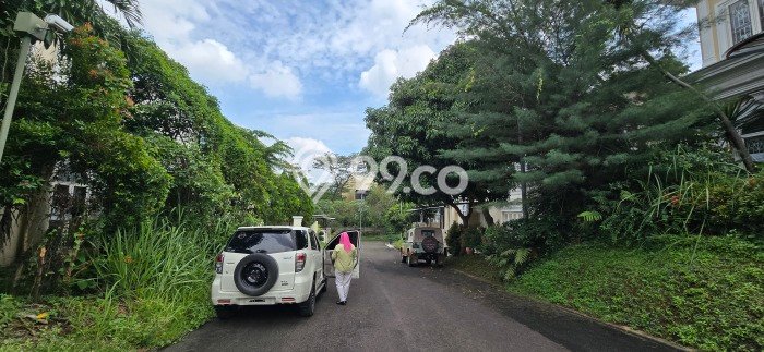 Hunian Eksklusif Dijual LT 300m2 di Serpong, Tangerang Selatan Hunian Eksklusif Dijual LT 300m2 di Serpong, Tangerang Selatan