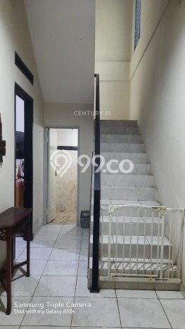 Rumah Luxury Modern Tanpa Renovasi di Pondok Kelapa Jakarta Timur Rumah Luxury Modern Tanpa Renovasi di Pondok Kelapa Jakarta Timur