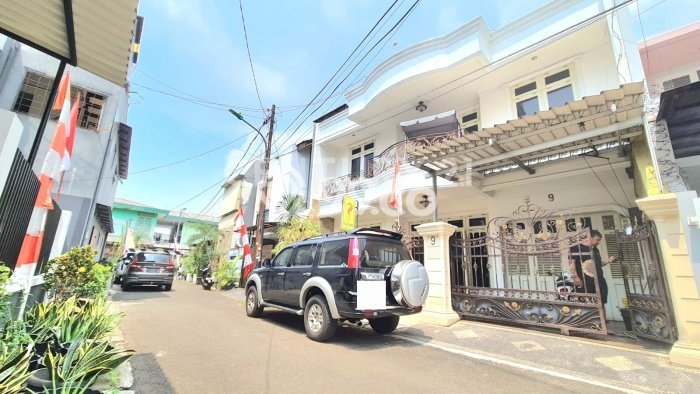 Ready to Use! Premium House LT 147m2 Desain Modern di Rawamangun Ready to Use! Premium House LT 147m2 Desain Modern di Rawamangun