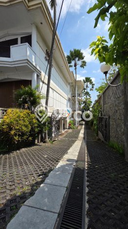 Komersial Bagus Dijual LB 1600m2 Lokasi Strategis Malang Area Cocok untuk Bisnis Komersial Bagus Dijual LB 1600m2 Lokasi Strategis Malang Area Cocok untuk Bisnis