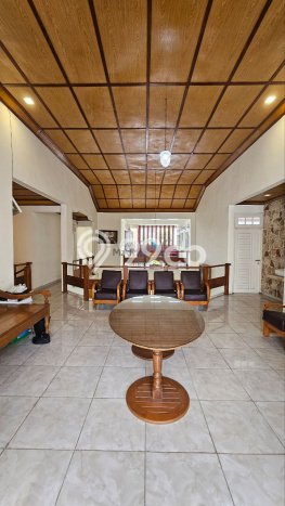 Rumah Elit LB 617m2 Siap Pakai Desain Elegan di Soekarno Hatta, Malang Rumah Elit LB 617m2 Siap Pakai Desain Elegan di Soekarno Hatta, Malang