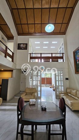 Rumah Elit LB 617m2 Siap Pakai Desain Elegan di Soekarno Hatta, Malang Rumah Elit LB 617m2 Siap Pakai Desain Elegan di Soekarno Hatta, Malang