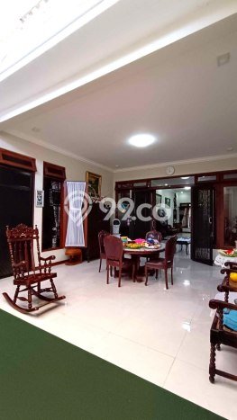 Ready to Use! Premium House LT 300m2 Desain Elegan di Araya Ready to Use! Premium House LT 300m2 Desain Elegan di Araya