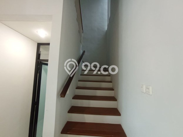 Rumah Elit Modern Tanpa Renovasi di Soekarno Hatta Malang Rumah Elit Modern Tanpa Renovasi di Soekarno Hatta Malang
